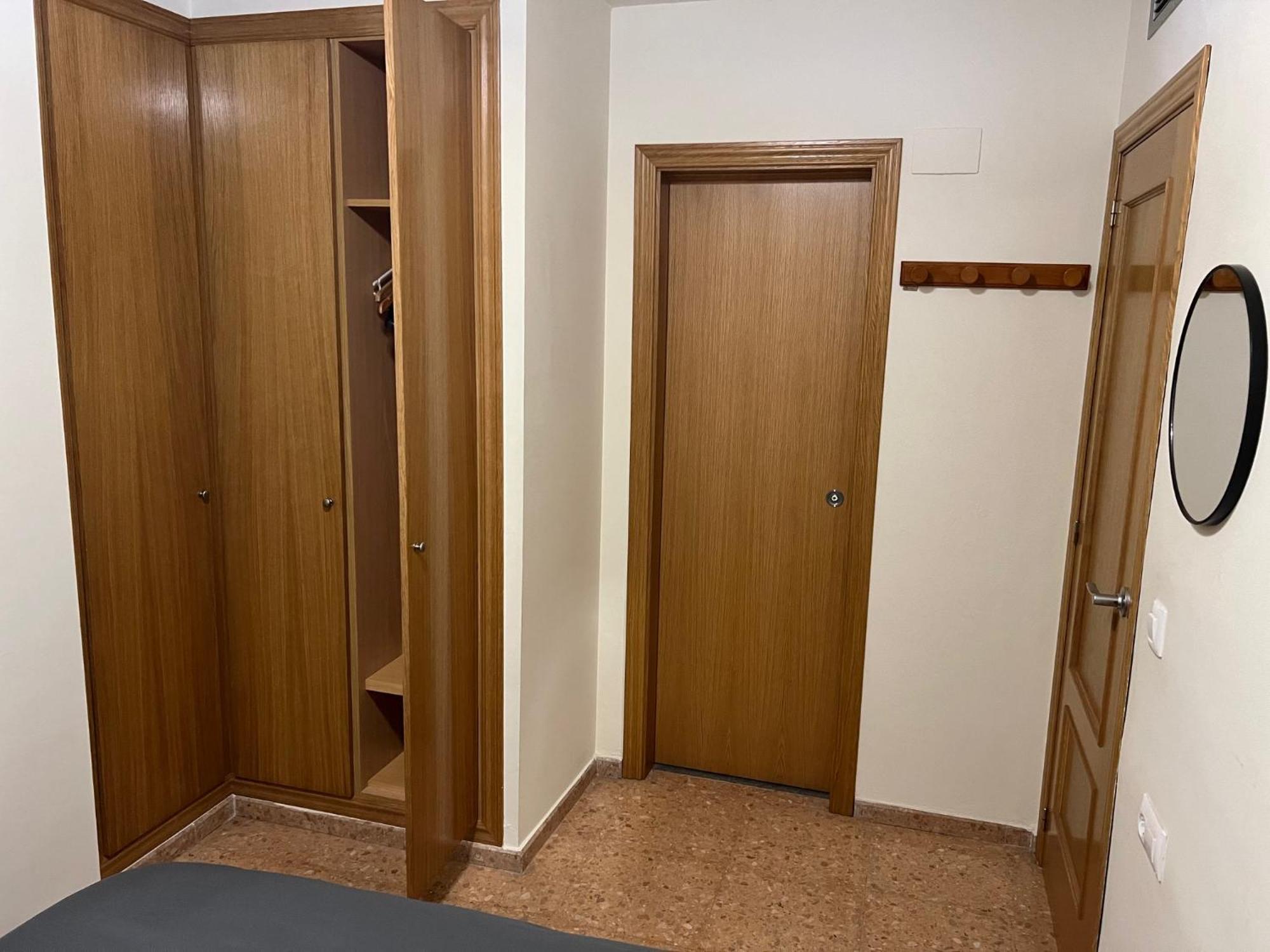 Ferienwohnung Habitacion Doble Con Bano Privado Valencia Exterior foto