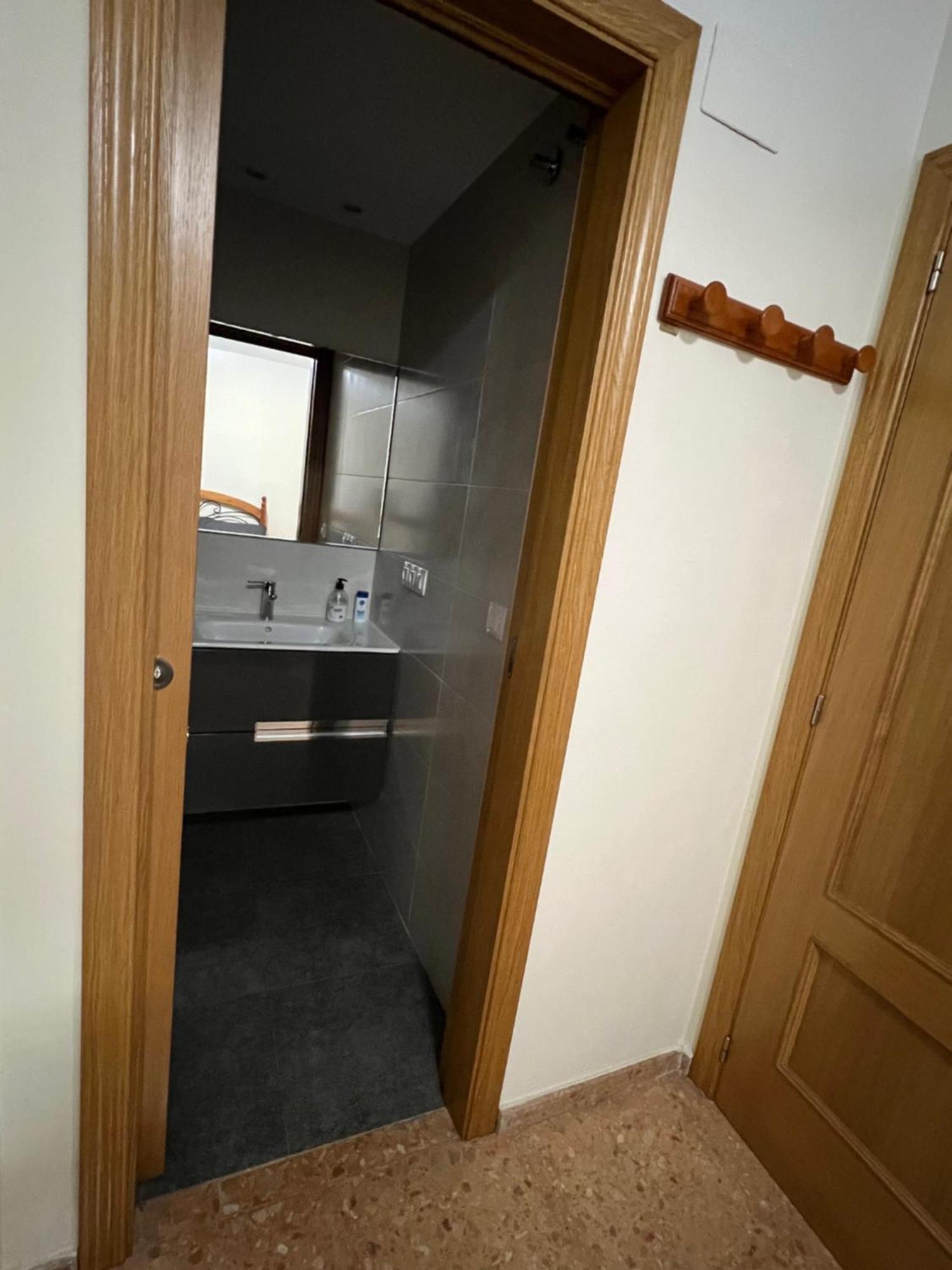 Ferienwohnung Habitacion Doble Con Bano Privado Valencia Exterior foto